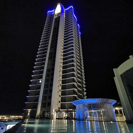 Free Netflix! Zas Suite At Troika Residence, Kb Kota Bharu Zewnętrze zdjęcie